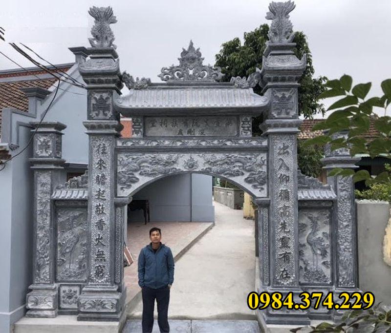Cổng làng đá 982